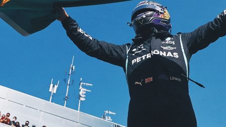 Lewis Hamilton, victorie importantă în Marele Premiu al statului Sao Paulo! Cum arată clasamentul mondial cu trei curse înainte de final