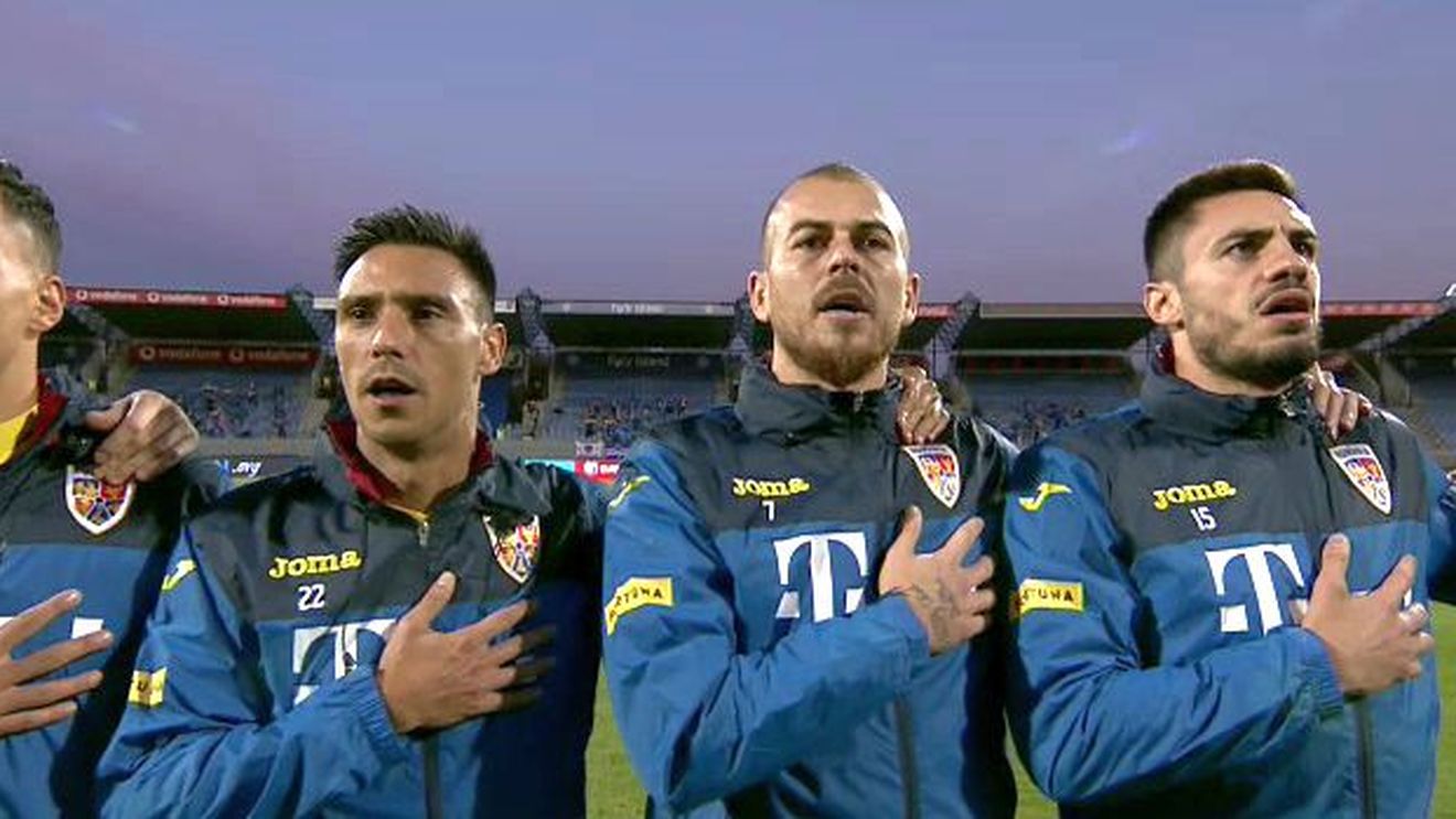 Mario Camora, lecție pentru jucătorii României! Fundașul a cântat superb imnul, la primul meci în tricoul naționalei | FOTO