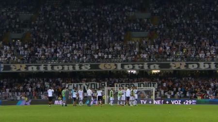 "Taie-ți capul, idiotule" Fanii Vitoriei Guimaraes s-au "răzbunat" pe Becali! Patronul FCSB a reacționat: "Nu mă așteptam că o să ajungă la ei" | FOTO