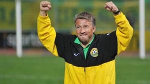 VIDEO** Cum l-a salvat Bucur pe Dan Petrescu! "Eram cu moralul la pământ, am trecut printr-o perioadă grea"