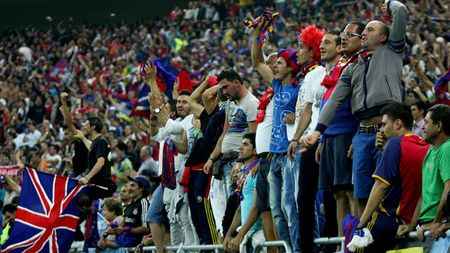 Managerul Stelei face o declarație neașteptată despre suporterii "roș-albaștrilor" și îi laudă pe cei de la Rapid:** "Ei cântă tot meciul"