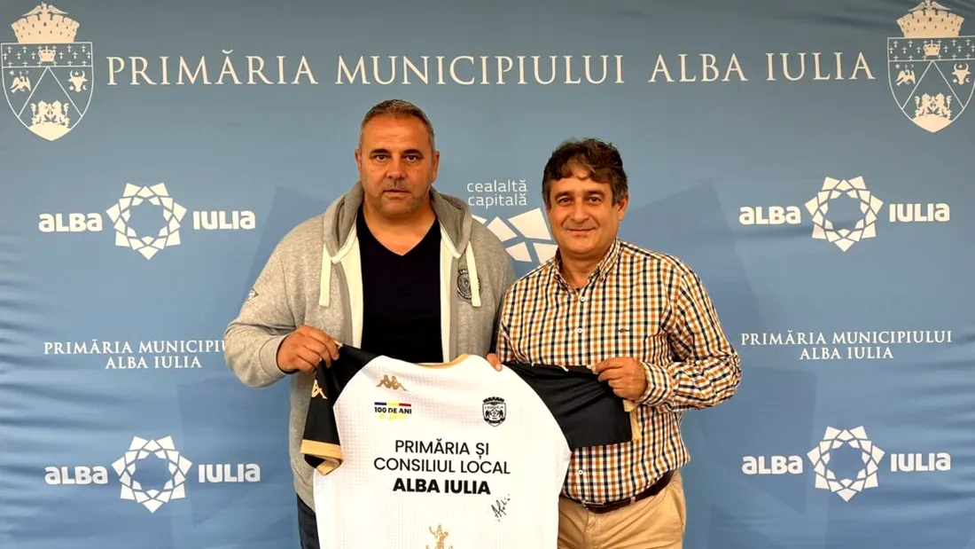 Alexandru Pelici a semnat contractul cu Unirea Alba Iulia, însă nu preia imediat echipa din Liga 3. ”Mi-aș dori să creștem, să realizăm ceva, după modelele Oțelul Galați sau Corvinul Hunedoara”