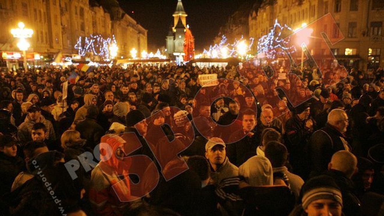 FOTO** Galeria lui Poli a protestat în Piața Operei și intenționează să plece spre București