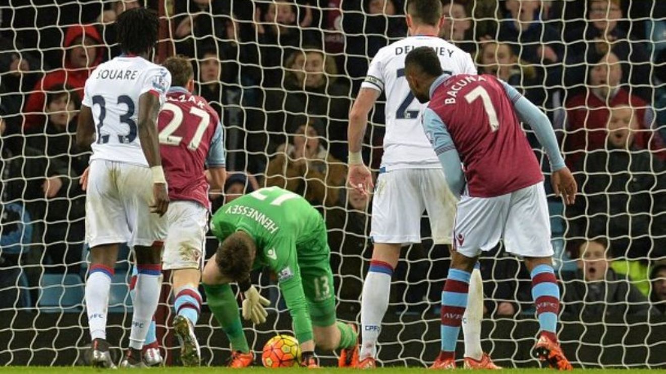 Gafă incredibilă la acest nivel! VIDEO Ce gol a putut marca Aston Villa în Premier League. Cum a intrat mingea în poartă