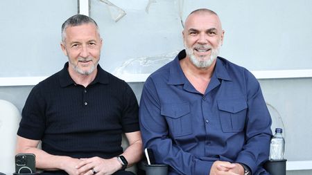 Mihai Stoica a pus mâna pe telefon și i-a chemat  pe jucători să semneze cu FCSB: ”Gata, e rezolvat tot!”
