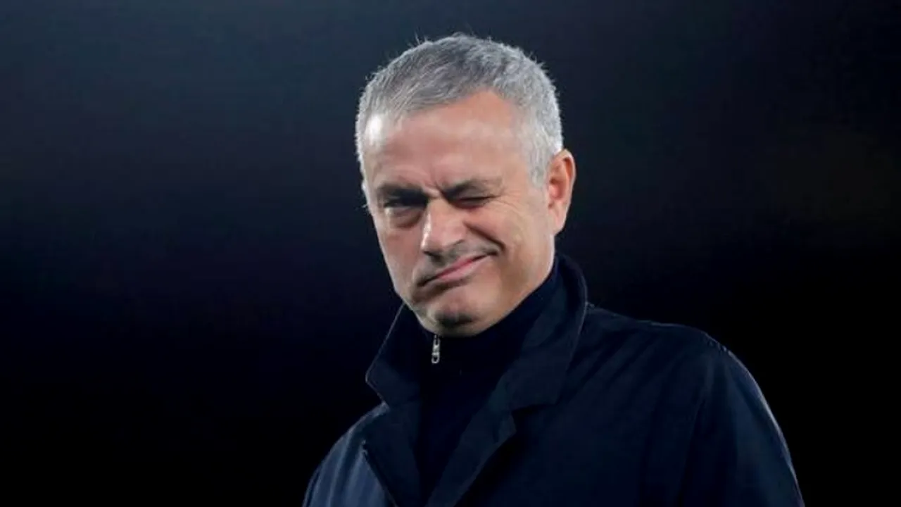 Suporterii lui Manchester fac haz de necaz. United va juca în fața lui PSG în optimile Ligii Campionilor, iar fanii englezi nu îi dau nicio șansă echipei lui Mourinho | VIDEO 