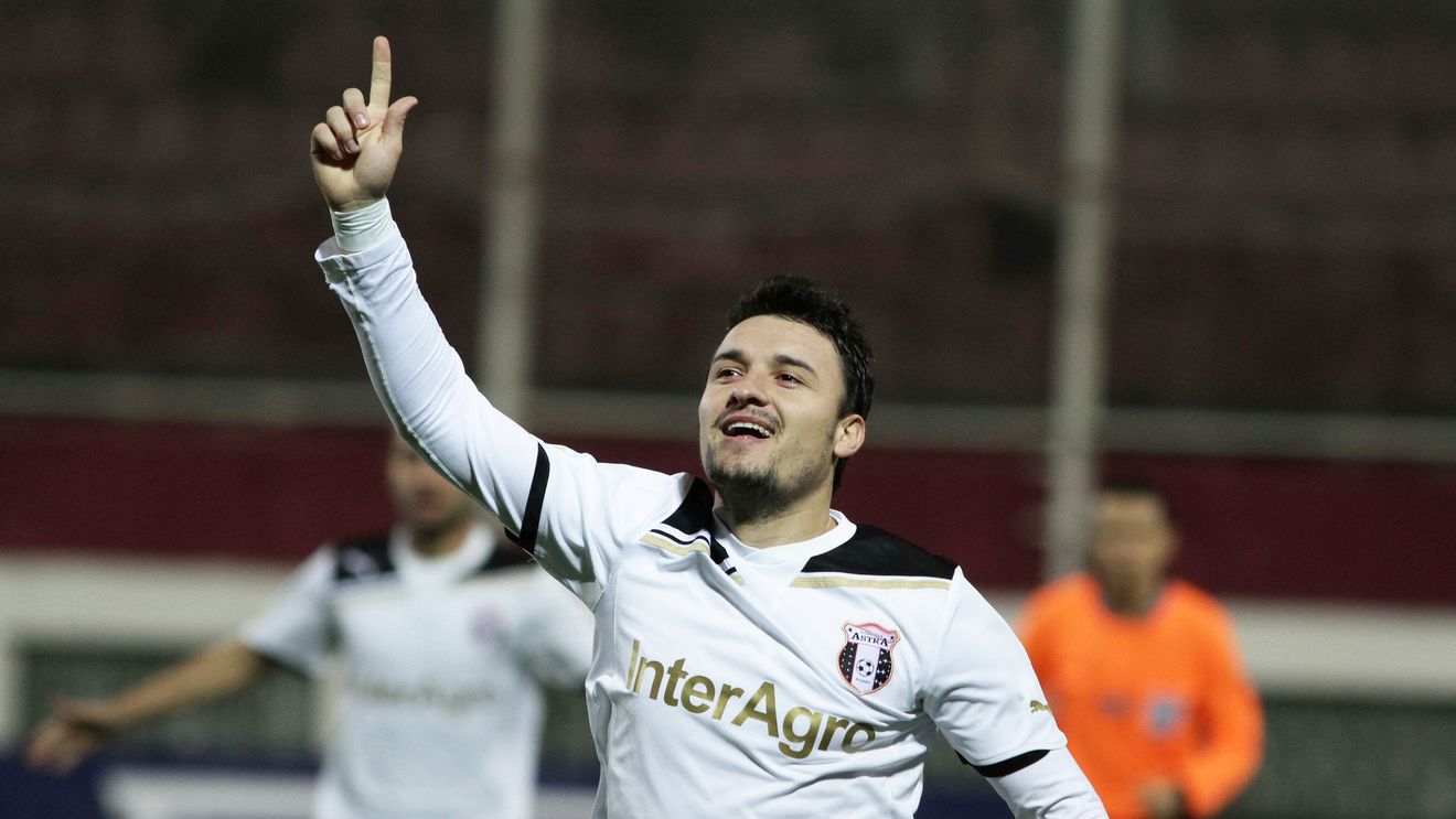 A fost la un pas de abandon, dar acum e fotbalistul anului în România. Momentul decisiv pentru cariera lui Budescu: "Era gras și se antrena prin parcuri. L-am adus înapoi și a devenit titular"