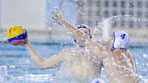 CSA Steaua București - CSM Oradea, scor 9-8, în primul meci al finalei Superligii Naționale de polo