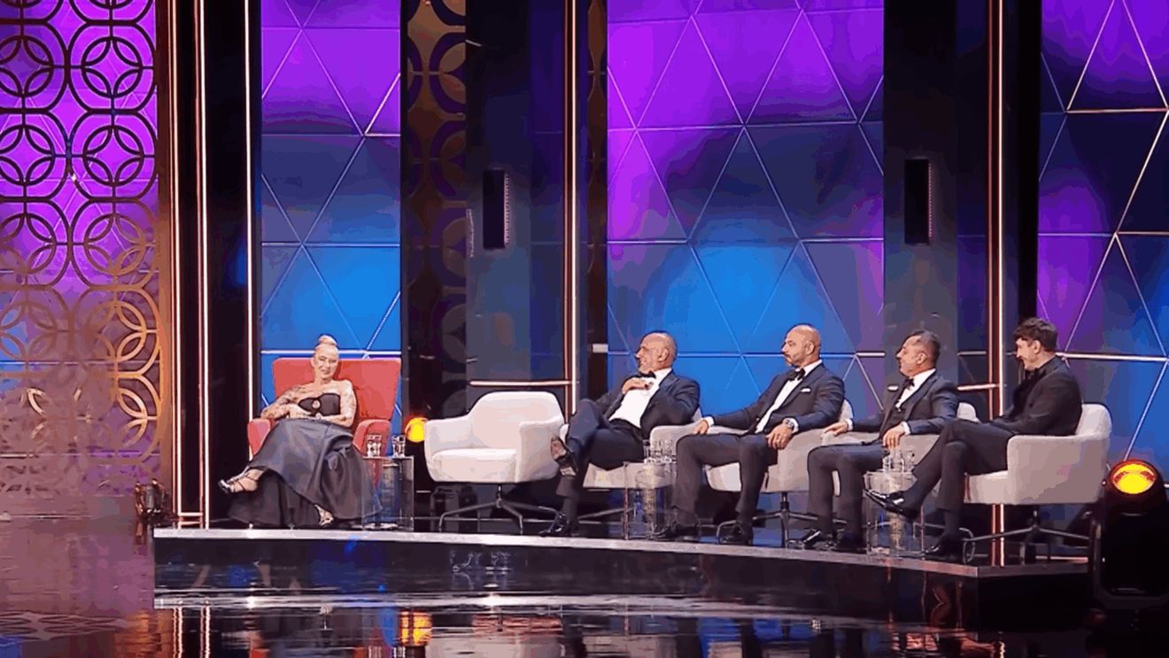 „Adrian Mutu e un bărbat frumos, care face urât la băutură”. Jigniri mascate la PRO TV: „Anamaria Prodan întâi te scuipă, apoi îți pune întrebări”