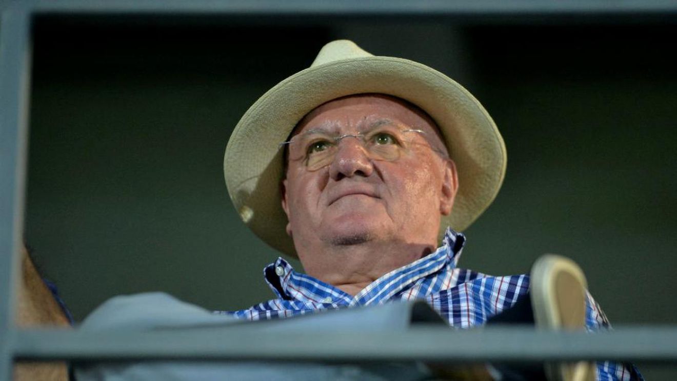 Gluma anului cu Dumitru Dragomir: „Bre, vreau să iau și eu boala matale!” Suferința fostului șef al LPF, subiect de amuzament în lumea fotbalului | VIDEO EXCLUSIV