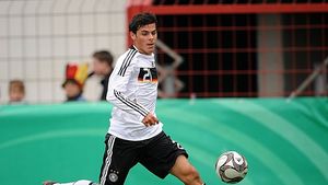 Cu cine împarte Lovin vestiarul!? 9 goluri în 5 meciuri pentru Volland, golgheterul naționalei Under 19 a Germaniei!