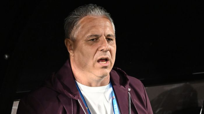 Marius Șumudică, desființat după ce i-a preluat pe giuleșteni și nu a reușit să schimbe jocul echipei: „Rapid i s-a părut o fată de la țară cu pământ sub unghii”. EXCLUSIV