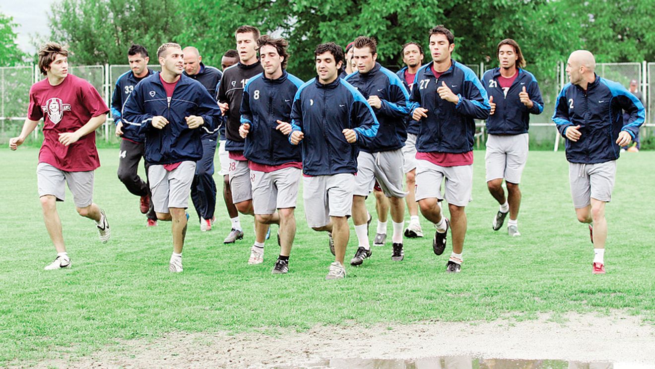 Campionii strâng rândurile!