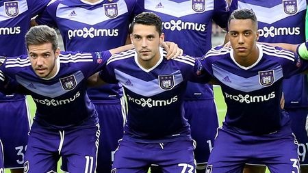 Încă un rănit după "războiul" de la Astana. Stanciu s-a accidentat și el în meciul cu Kazahstan. Ce se întâmplă cu mijlocașul lui Anderlecht