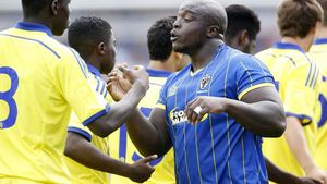 FOTO | Jucătorii lui Chelsea s-au speriat când și-au văzut unul dintre adversari. Imaginile din timpul meciului sunt FABULOASE