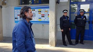 Situație incendiară la Iași. Napoli, "gonit" cu poliția de la stadion. Prunea: "Nu mai are ce căuta în vestiar!" Reacția italianului: "Nu renunț, vin zilnic la stadion"