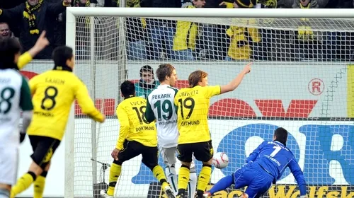 VIDEO** Cel mai spectaculos gol marcat cu ajutorul adversarului! Dortmund câștigă la scor la Wolfsburg