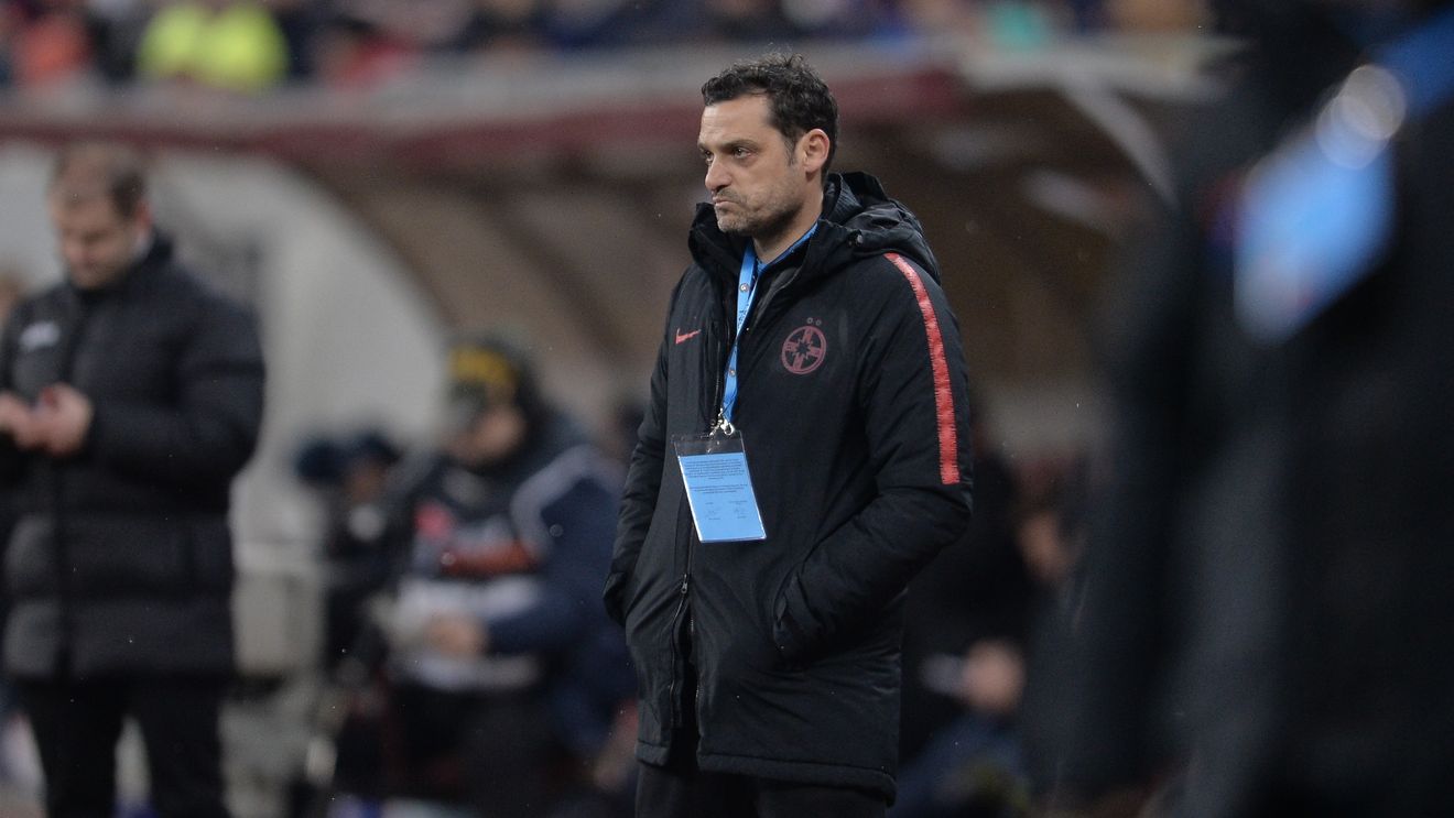 Mihai Teja: "Așa vreau să arate echipa pe teren!". Cum a ajuns Hora să bată penalty-ul, cazul Gnohere și o primă explicație pentru "dispariția" lui Stoian: "Asta e problema pe care o are, dar cred că am greșit și eu"
