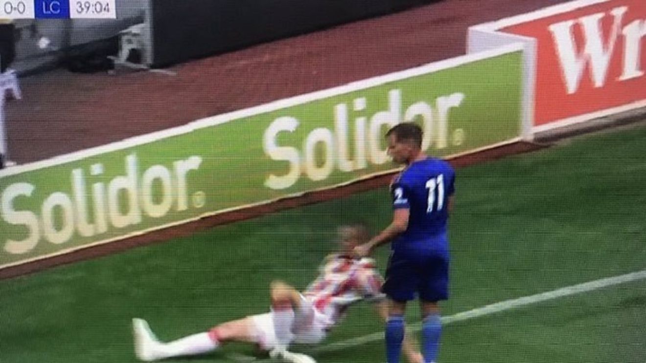 Accidentare groaznică suferită de un fost internațional englez. VIDEO | Poate rata tot sezonul