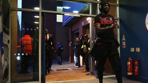 Un fost mare atacant din Premier League și-a anunțat retragerea printr-un clip video bizar!