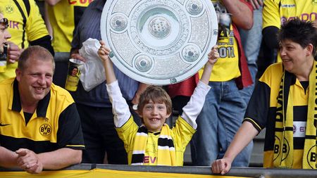 FOTO Borussia e din nou campioană după 9 ani!** Vezi SUPER imagini de la SUPER sărbătoarea "galbenilor"