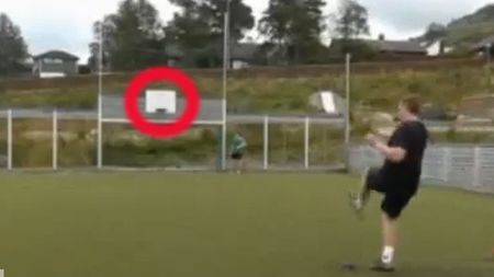 FABULOS! De pe YouTube, la una dintre cele mai tari formații din lume! "Are un talent incredibil!"! **VIDEO-ul care i-a lăsat pe toți cu resirația tăiată