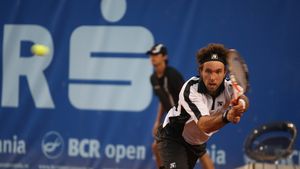 Crivoi și Cruciat, în turul doi al calificărilor de la Roland Garros