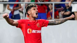 A început războiul declarațiilor înainte de Rapid - FCSB! Florinel Coman i-a ironizat pe giuleșteni după meciul cu Petrolul: „Mai mulți la noi!”