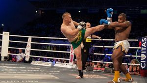Cătălin Moroșanu, Andrei și Bogdan Stoica vor lupta în gala Superkombat de la Monza