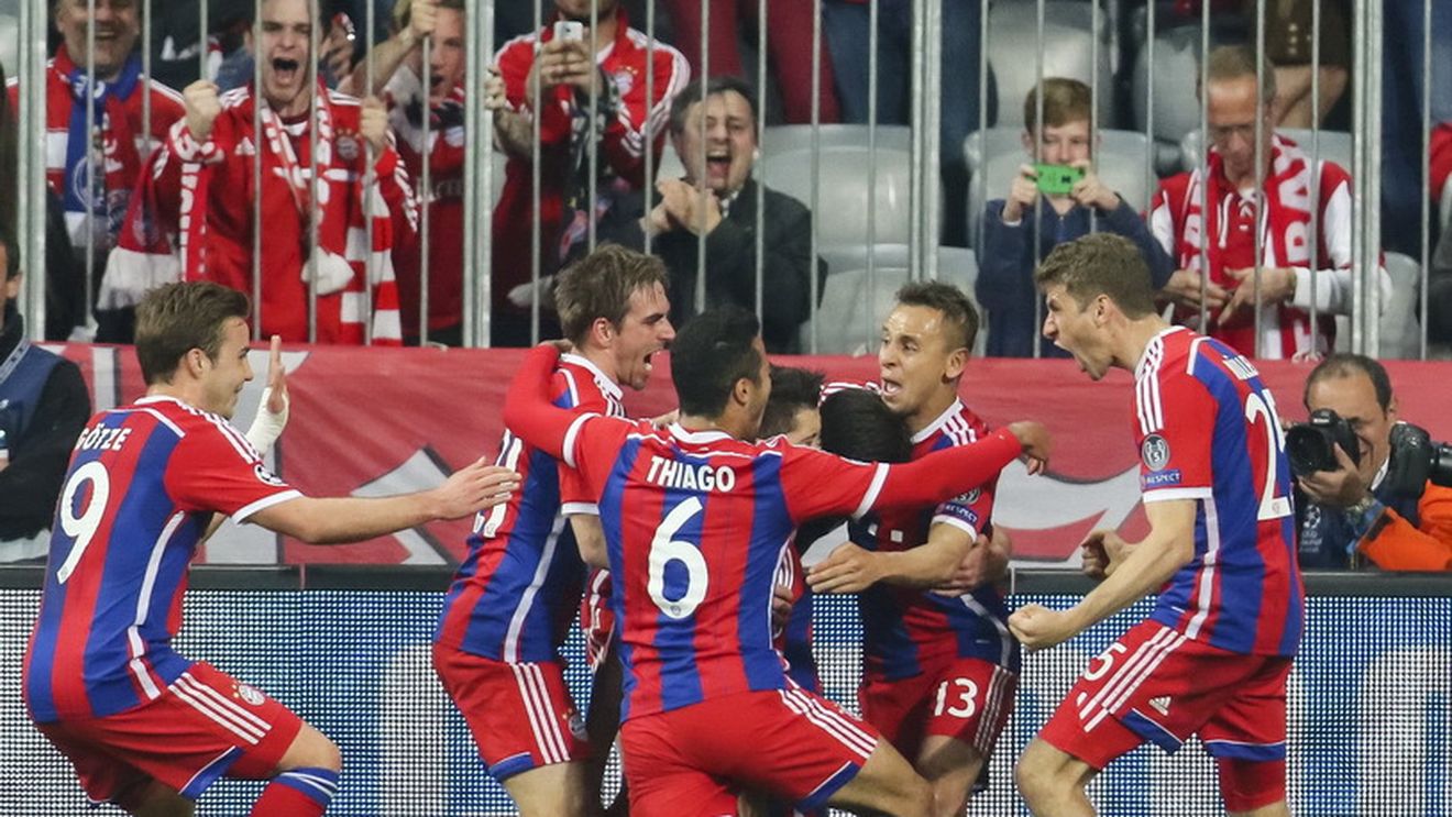 Guardiola a câștigat în 7 ani de carieră tot atâtea trofee cât a luat Van Gaal în 24 de ani. Lecție de fair-play! Ce au postat pe Twitter cei de la Borussia Dortmund, după ce Bayern a reușit să ia un nou titlu