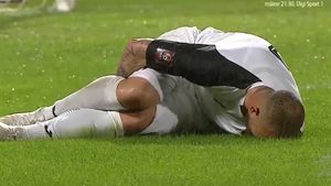 Accidentarea lui Alibec, mai gravă decât se credea! Mulțescu a făcut anunțul trist: "E clar! Păcat că îl scoate din circuit. Îmi pare rău de parcă aș fi făcut-o eu"