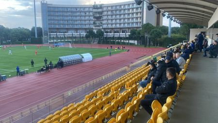 Spionul singuratic! A semnat cu 3 fotbaliști pentru Dinamo București și a venit să o „scaneze” pe rivala FCSB