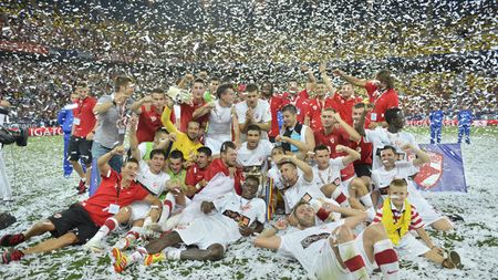 Fanii "câinilor" și-au dat coate în tribune: "Cine e ăsta?"** Omul pe care Bonetti l-a cerut expres a impresionat în primul meci oficial la Dinamo