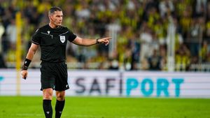 Istvan Kovacs, decizie controversată în Champions League. A venit imediat verdictul specialistului italian despre faza din Villarreal - Juventus