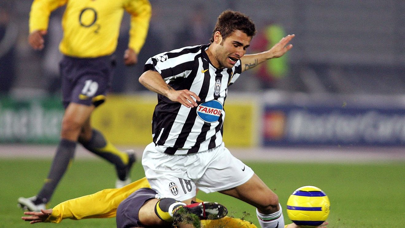 Adrian Mutu sau cum și-a bătut joc „Briliantul” de o carieră în care avea potențialul să câștige Balonul de Aur! Gazzetta dello Sport îl include într-un top al fotbaliștilor cu talent uriaș, dar cu caracter imposibil