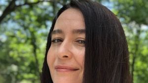 Imagini halucinante de la vila Amaliei Năstase, fosta nevastă a legendarului Ilie Năstase! Șobolani mari cât pisicile i-au invadat curtea casei din Sectorul 1