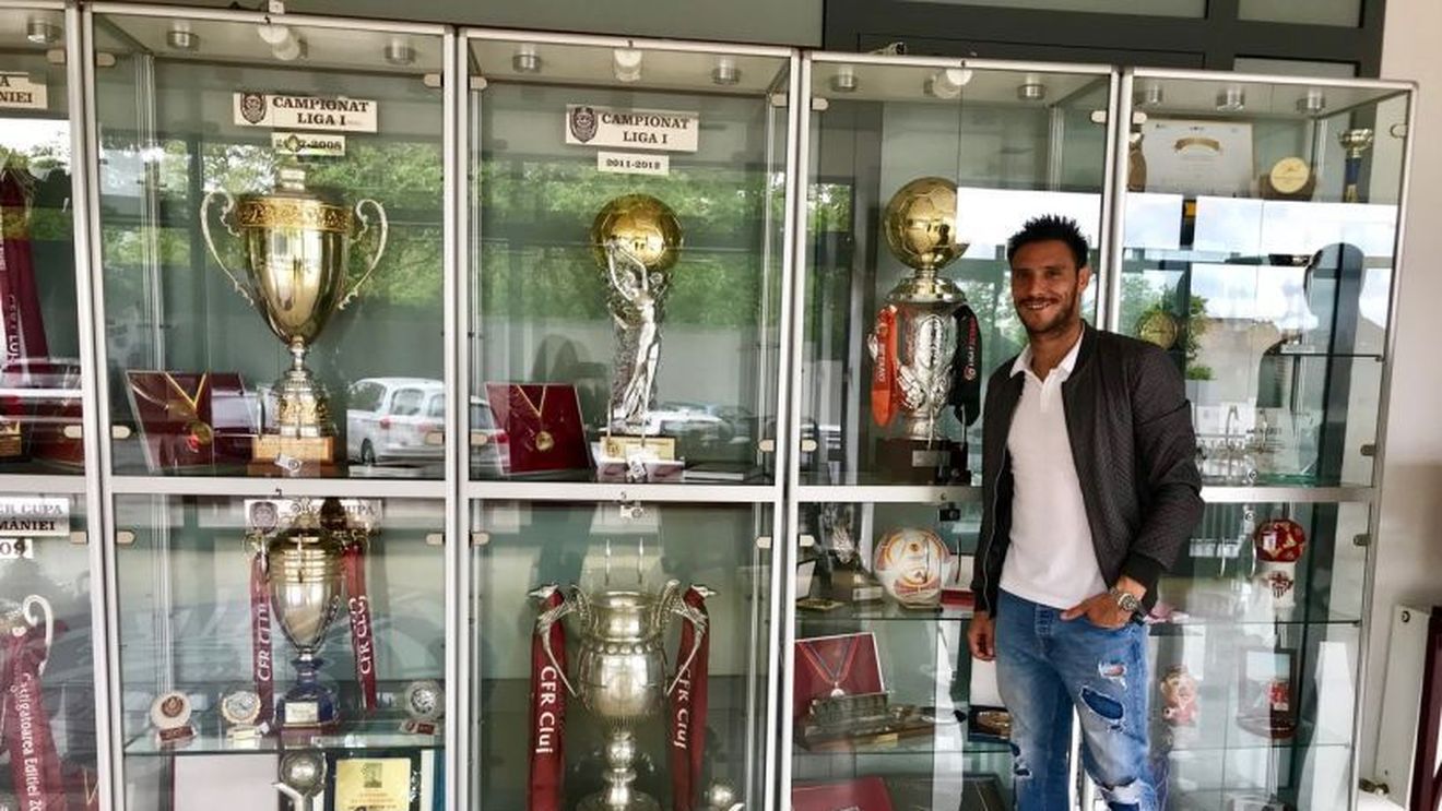 Mario Camora, "săgeți" către FCSB: "Prefer să fie pe mine tricoul de campion, decât să-i văd pe alții cum se bucură! Mai adăugăm o vitrină dacă este cazul și nu mai e loc pentru cupe"