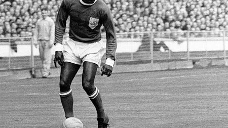 Doliu în fotbalul mondial! Brazilianul Djalma Santos, de două ori campion mondial, a încetat din viață