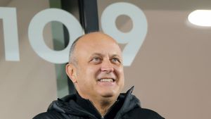 Dan Şucu şi Mihai Rotaru vor acelaşi transfer pe un post problematic în fotbalul românesc. Jucătorul a impresionat în Superliga şi costă 700.000 de euro