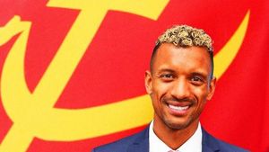 Incredibil! Fostul fotbalist milionar susține coaliția Partidului Comunist la alegeri