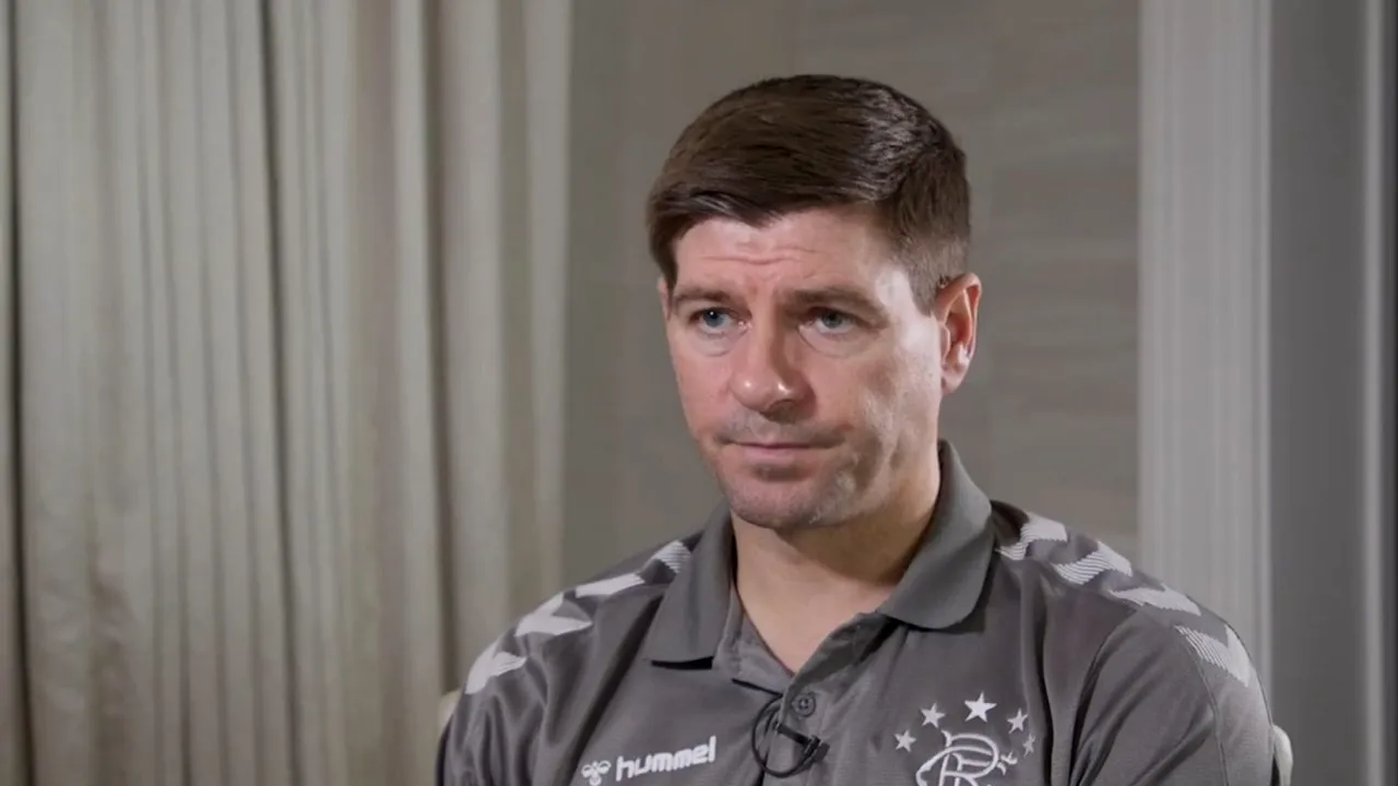 Antrenorul lui Ianis Hagi, Steven Gerrard, se simte nedreptățit: „Nu e corect deloc!”. Mesaj important cu privire la coronavirus | VIDEO