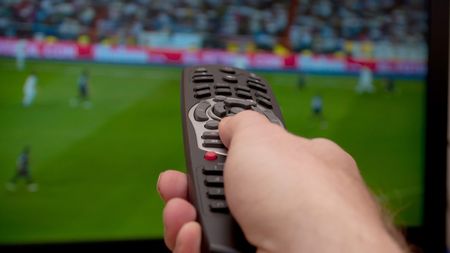 PRO TV e la un pas să dea o lovitură uriașă cu drepturile TV din fotbal. Ce veste pentru microbiștii din România, abonați la DIGI