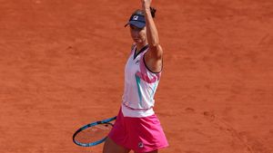 Duel 100% românesc la WTA 125 Țiriac Foundation Trophy! Irina Begu i-a lăsat doar patru game-uri adversarei și o va întâlni pe Irina Bara în optimile de finală