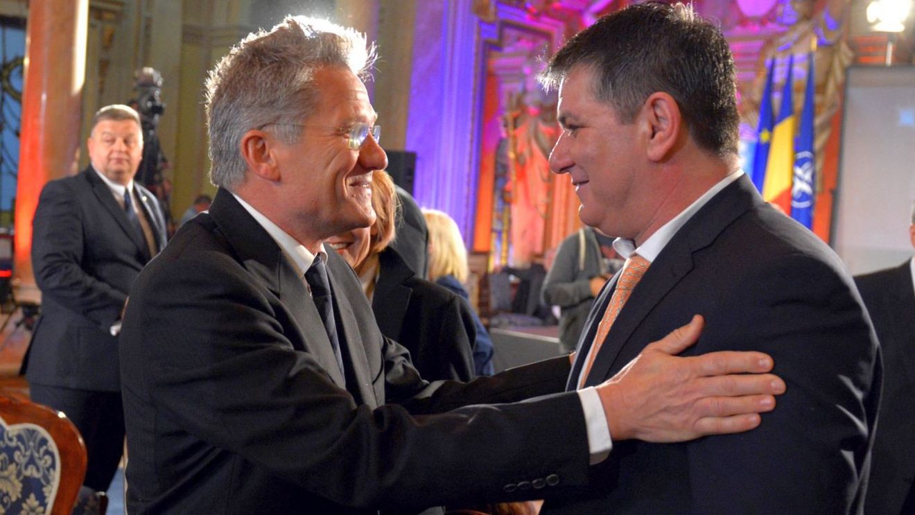 Adevăratul motiv pentru care negocierile dintre Loți Boloni și Răzvan Burleanu s-au tergiversat: colaboratorul viitorului selecționer ar avea un salariu prea mare! | EXCLUSIV