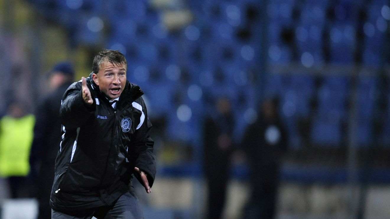 'Ce, bă, te crezi Buffon?'** Un jucător îi face un portret ȘOCANT "Dictatorului" Petrescu!** Dezvăluirile omului care regretă ziua în care i-a spus DA lui SuperDan