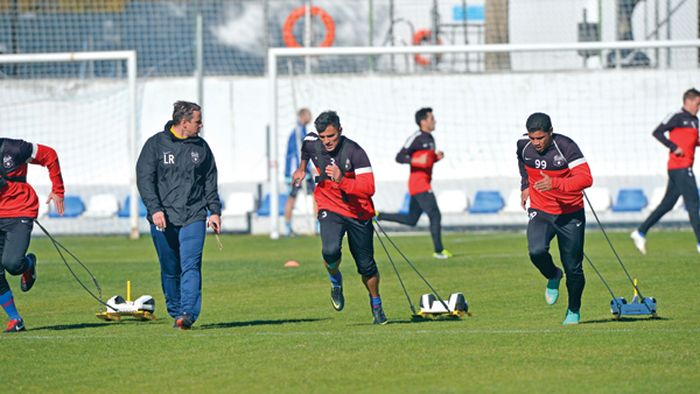 Reghe și-a băgat "copilul de suflet" în ședință.** Fotbalistul e distrus psihic, nimeni nu înțelege de ce NU VREA să alerge. Ce i-a spus: