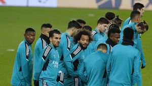 Șoc la Real Madrid: Florentino Perez dă afară o treime din lot, după rușinea cu FC Barcelona! Lista neagră a președintelui conține nume uriașe