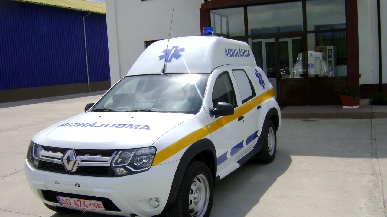FOTO | Dacia a lansat pe piață ambulanțe. Primele vehicule sunt livrate în Angola!