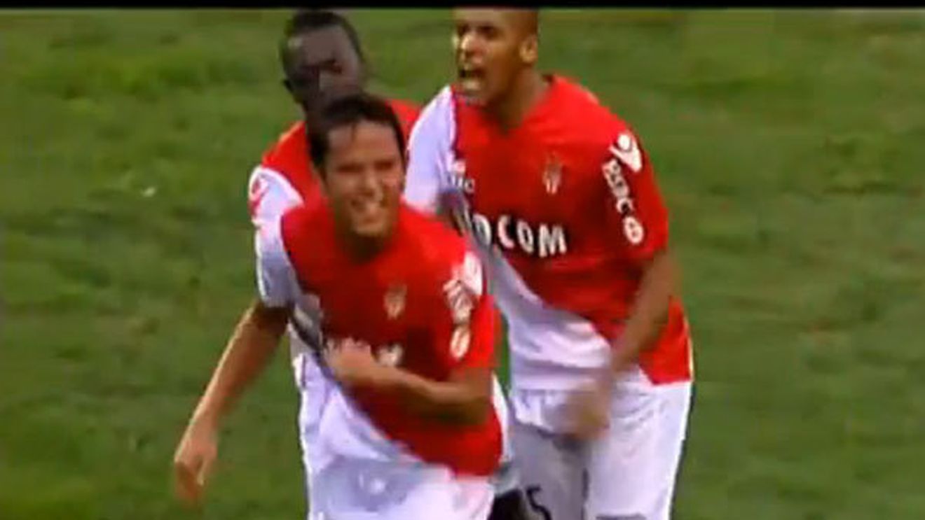 VIDEO Portarul a rămas "stană de piatră"! Vahirua a marcat golul anului în Franța