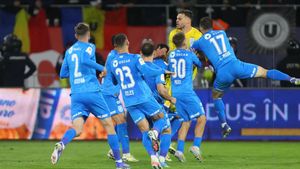 Povestea eroului Craiovei din finala Cupei cu U Cluj. Cum a ajuns portarul Laurențiu Popescu în Bănie